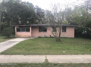 210 Woodside Dr, Orange Park, FL 32073