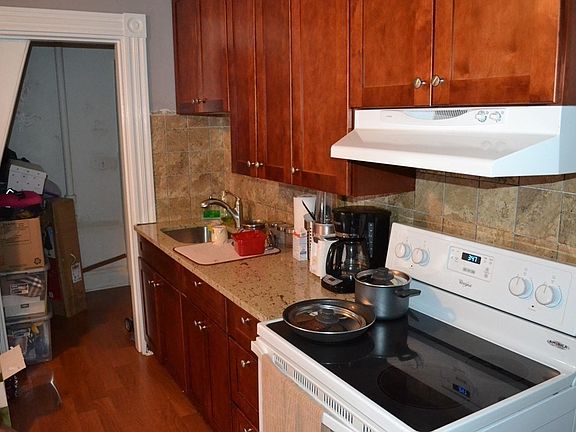 2nd image of 34 Chestnut St APT 2
