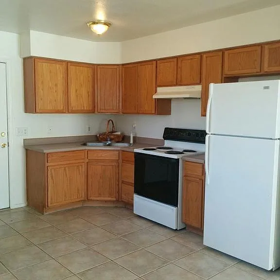 4224 E Lee St — Photo 8