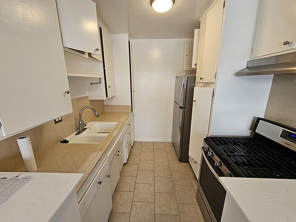 5th image of 1227 N Fuller Ave