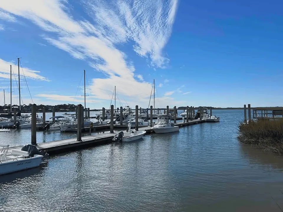 140 W Mariners Cay Dr