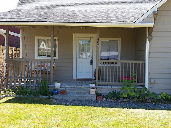2nd image of 407 Corrin Ave