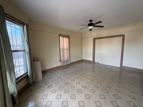 3rd image of 2624 Mozart St