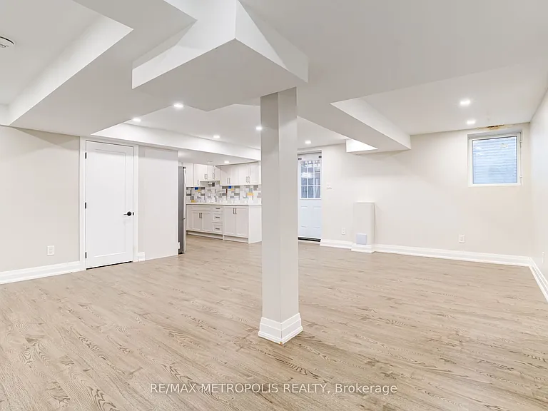 33 Tweedie Cres #BASEMENT — Photo 6