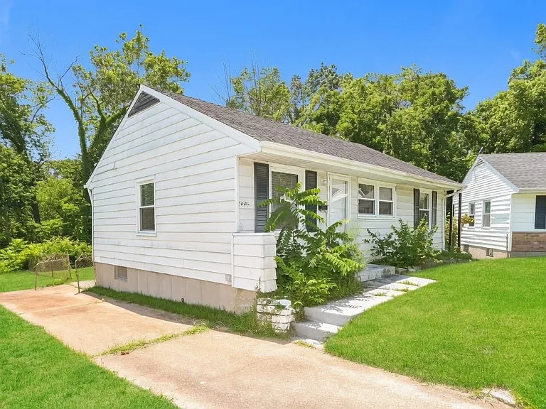 10301 Ross Cir — Photo 7