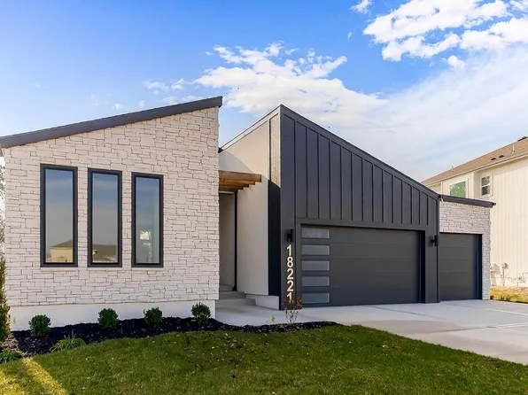 18221 W 168th Ter, Olathe, KS 66062