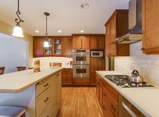 5825 Creek Valley Rd, Edina, MN 55439