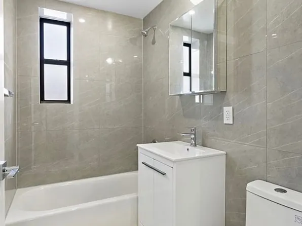 40-05 Ithaca Street image 5 of 8