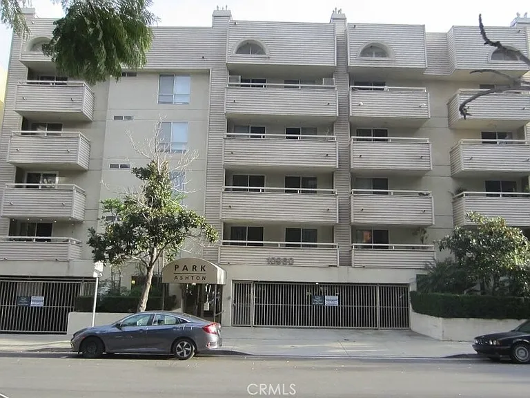 10960 Ashton Ave #303 — Photo 2