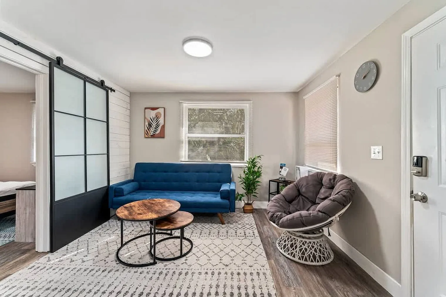 1 bed, 1.0 bath, 398 sqft, $1,799 — Photo 2