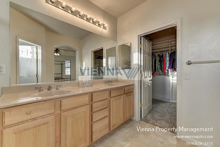 1003 Ferry Cir — Photo 27