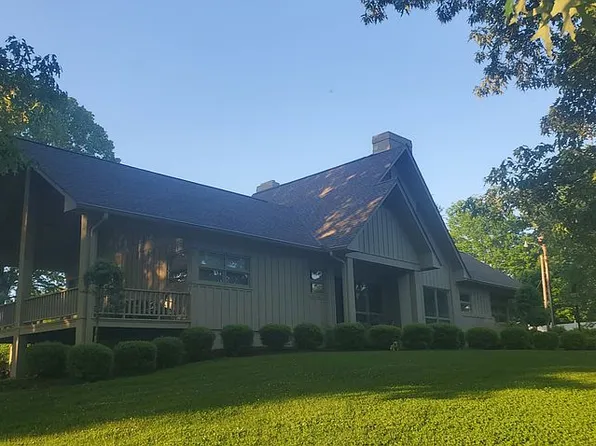 64 Oak St, Lexington, TN 38351