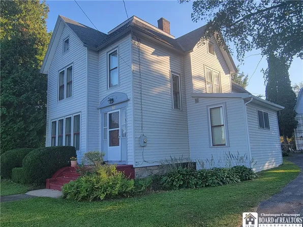 37 Lakeview Ave, Cassadaga, NY 14718
