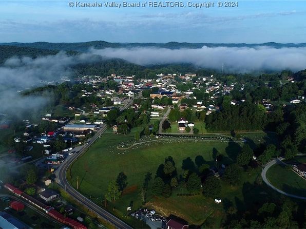 8137 Court Ave, Hamlin, WV 25523