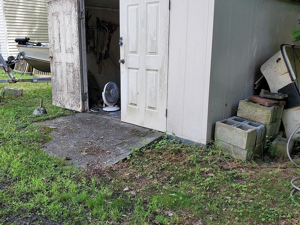 2nd image of 30 Mohawk Ln #2