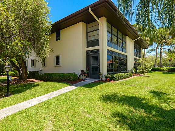 2nd image of 271 SW South River Drive #101