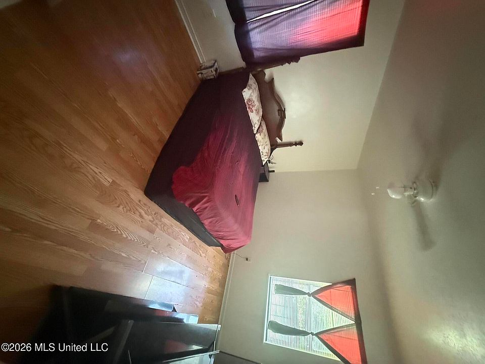 2nd image of 1032 Maria Dr