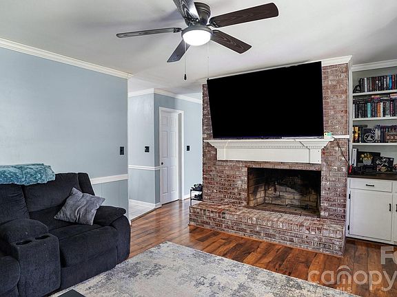 5th image of 244 Pine Valley Rd
