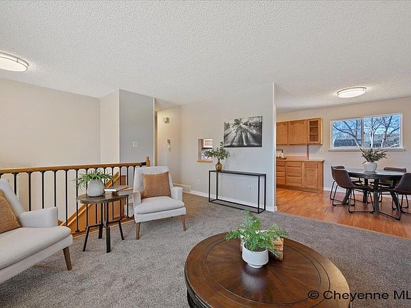 3rd image of 4728 Linden Way
