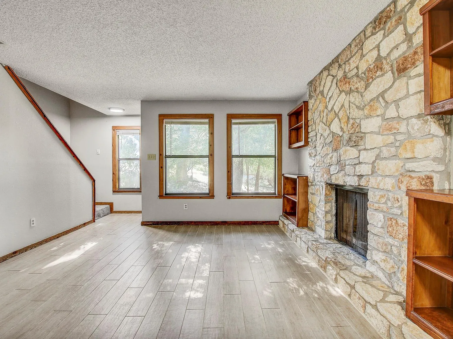 2 bed, 2.0 bath, 950 sqft, $1,850 — Photo 3