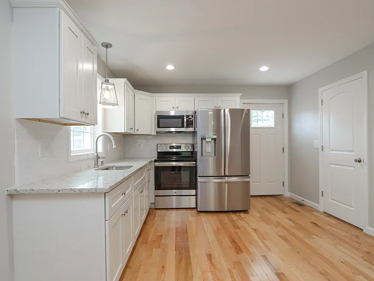 859 Carew St #857 — Photo 6