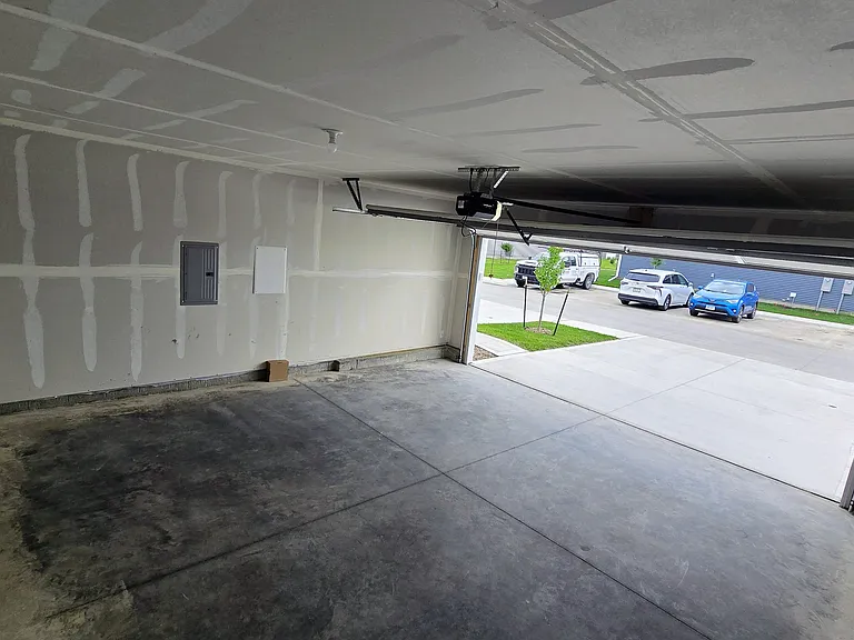 523 Kinley Dr #1 — Photo 30