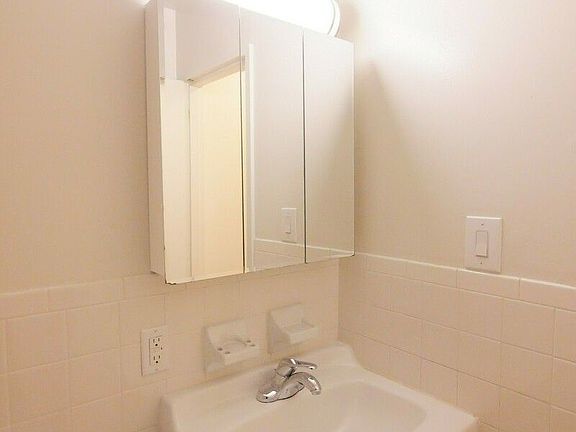 5th image of 77 5th Ave APT 4A