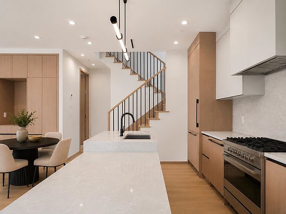 4th image of 1448 E 30th Ave #2