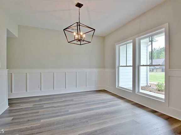 5th image of 85 Greyfairs Ave #107