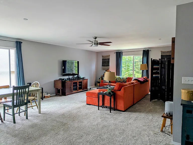 Upstairs living area measures an impressive 26.5' x 17'.