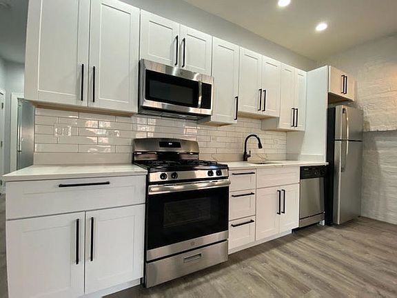 5th image of 1067 W Glenlake Ave #1