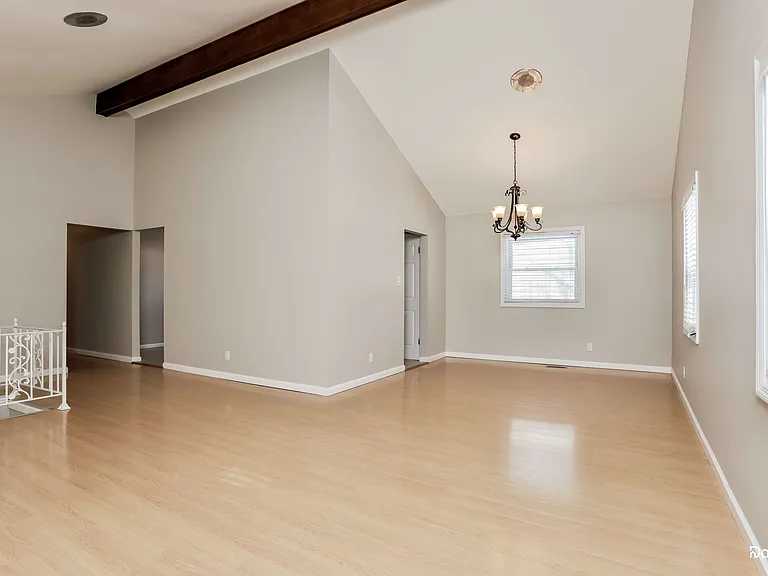 15027 Isleview Dr — Photo 6