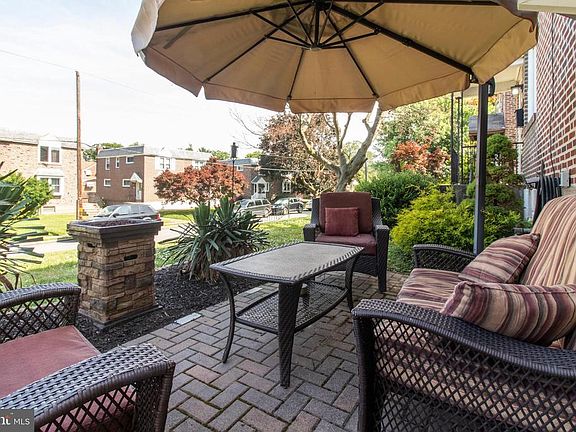2nd image of 2569 Stoneybrook Ln