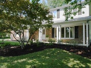 9005 Mercer Ln, Brecksville, OH 44141