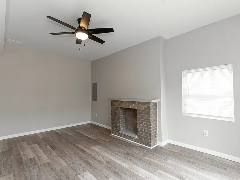 8 Enfield St #1 — Photo 9