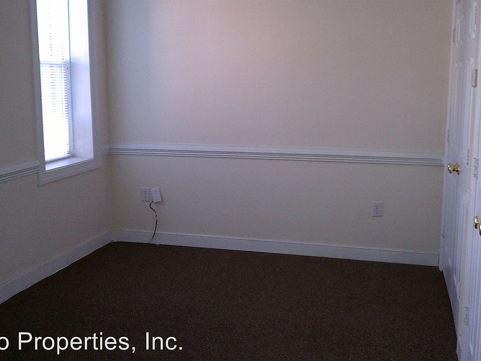 2nd image of 320 W Grace St APT 1C