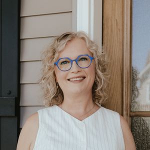 Lisa Naples