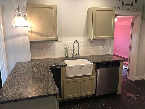 3rd image of 704 S 1st St