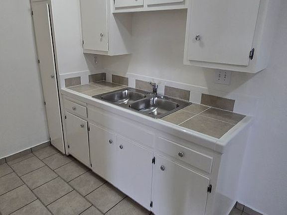 4th image of 3730 Baldwin Ave APT 12