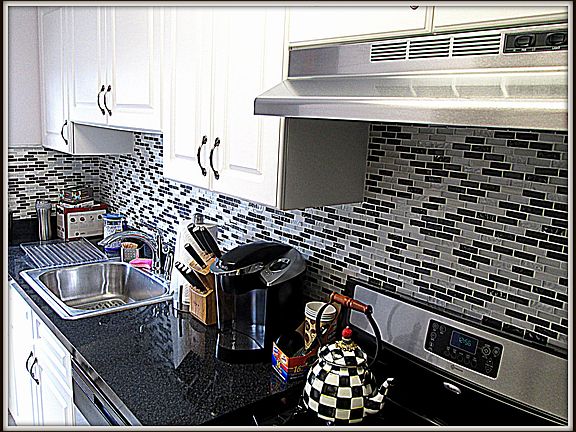 GORGEOUS MODERN KITCHEN