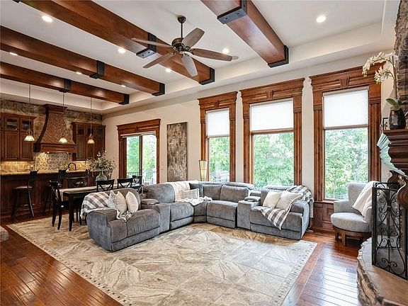 3rd image of 2319 Hearthstone Cir SW
