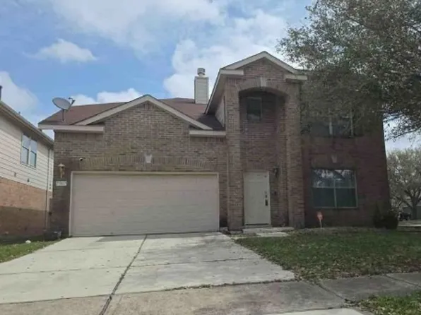 7902 Swan Ln, Baytown, TX 77523