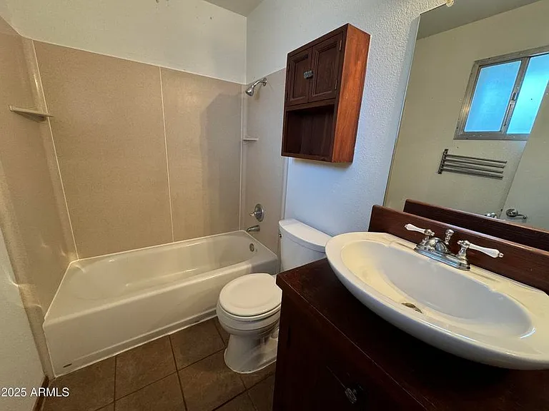 2520 S Terrace Rd — Photo 23