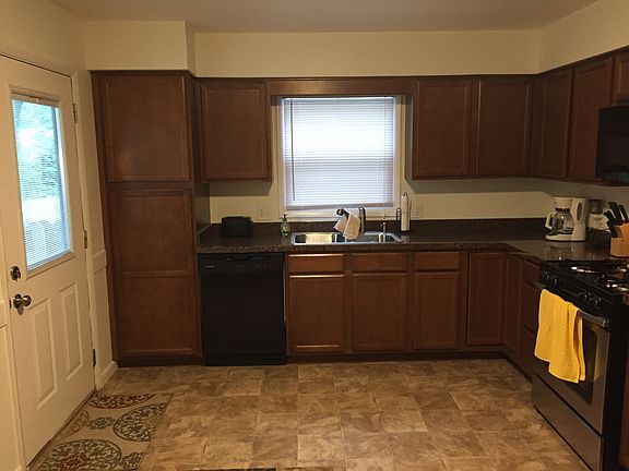4th image of 3230 Sheffer Ave