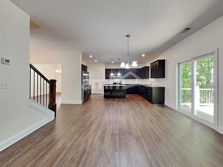 103 Kirk Dr — Photo 5