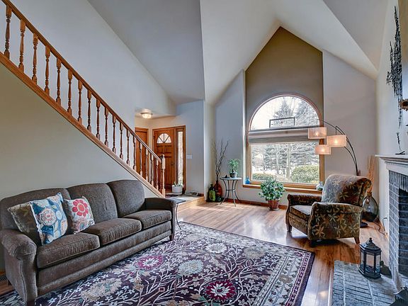 3rd image of 8379 Whitewood Dr