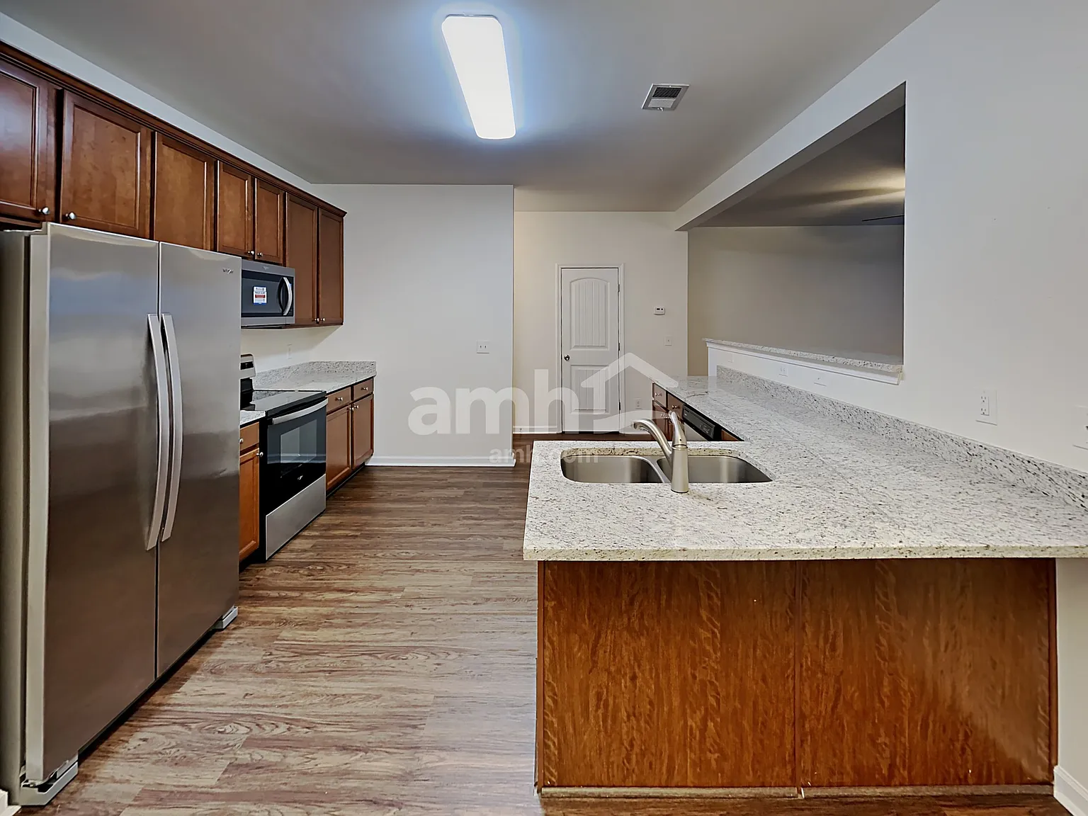 3 bed, 2.5 bath, 2016 sqft, $2,395 — Photo 4