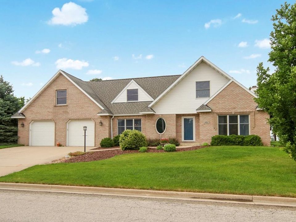 302 Ironwood Cc Dr, Normal, IL 61761 Zillow