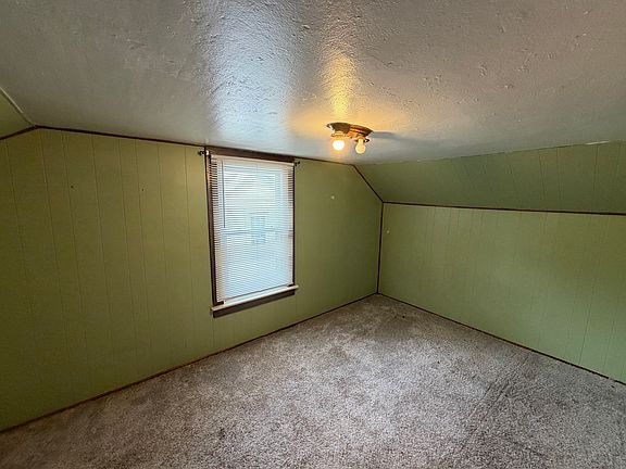 4th image of 604 Smith St