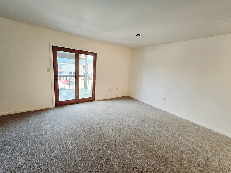 2 Bedroom 2nd Floor Living Room